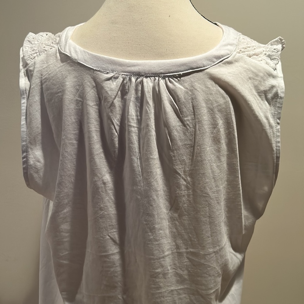 Chelsea & Theodore Button Up Blouse - Picture 5 of 7
